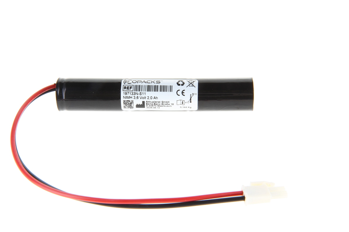 Schwarze zylindrische NiMH-Batterie mit weißem Etikett und roten/schwarzen Kabeln zu einem weißen Stecker, liegt horizontal auf weißem Hintergrund. Etikett: COPACKS, Modell 197133N-S11, NiMH 3.6 V 2.0 Ah.