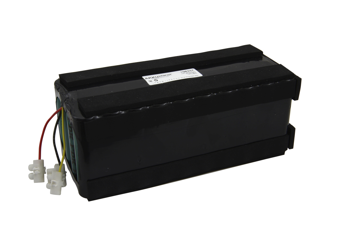 Black, rectangular NiMH battery conversion kit with visible red, black and yellow connection cables and two white connectors. A white label bearing the words ‘akkuplanet’ and the number ‘198337’ is affixed to the top.