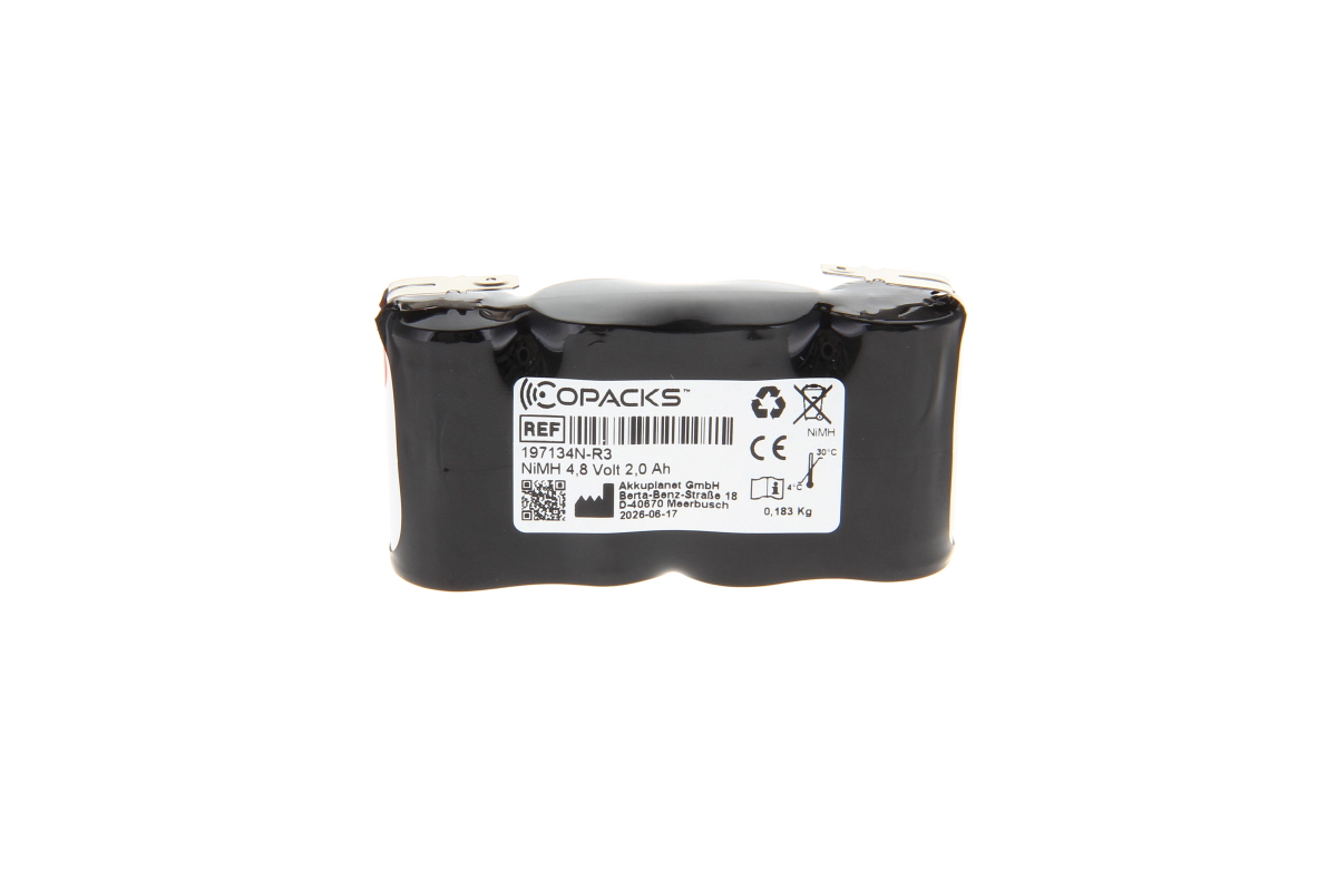 Svart NiMH-batteripack från COPACKS med metallkontakter. Vit etikett: Modell 197134N-R3, 4,8 V/2,0 Ah, tillverkningsdatum 2026-06-17, vikt 0,183 kg. Symboler: Återvinning, CE, temperaturområde.