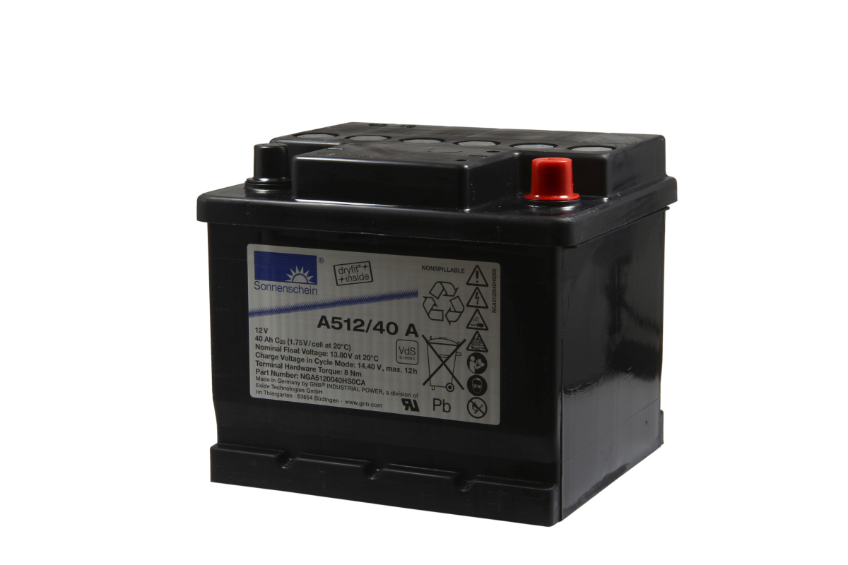 Batteria al piombo-gel Sonnenschein nera, modello A512/40A. Etichetta blu: "Sonnenschein", "dryfit+inside", 12 V, 40 Ah. In alto polo positivo rosso e polo negativo nero. Omologazione VdS G191015.