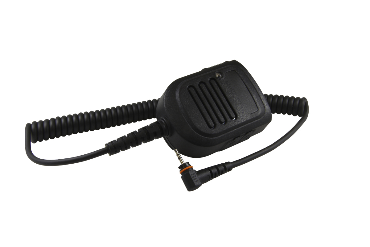 CoPacks o nero GE-XM04 Microfono con altoparlante con robusta struttura, griglia per altoparlante, luce di lettura a LED e pulsanti laterali. Cavo a spirale e cavo angolato da 3,5 mm per auricolari, su sfondo bianco.