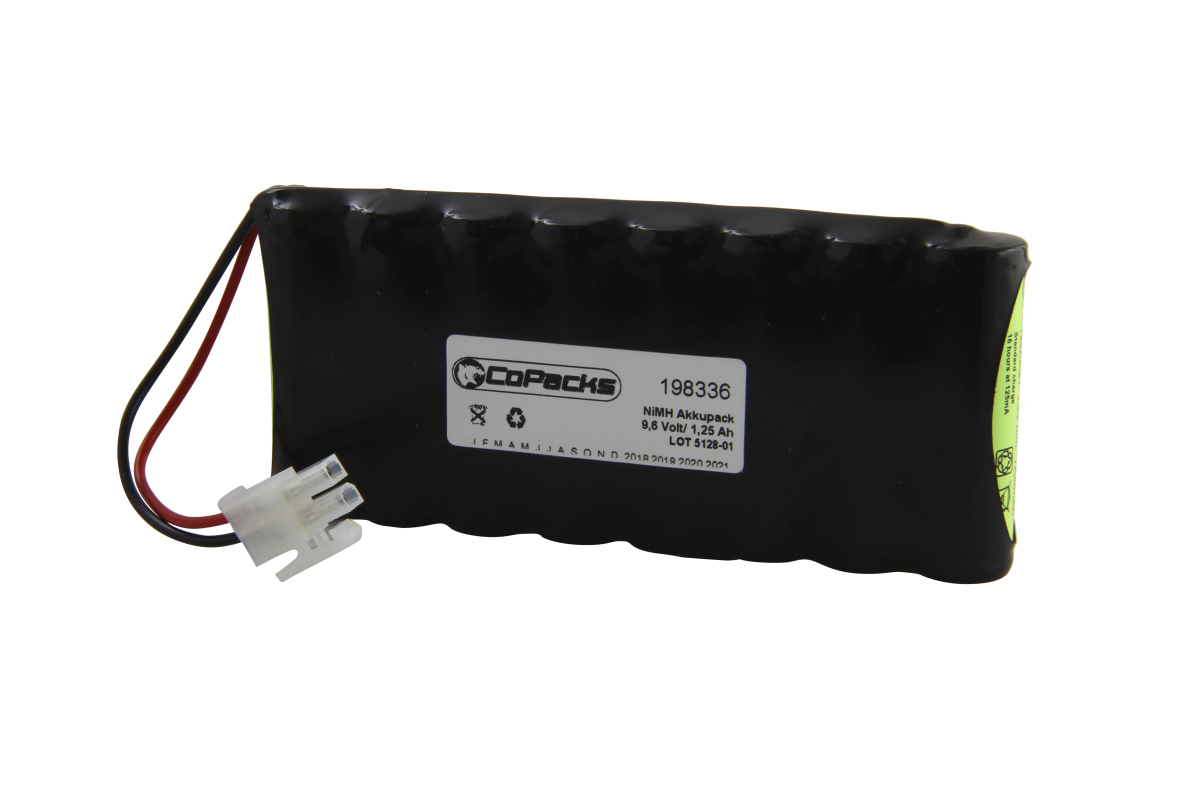 Batería NiMH rectangular de color negro con una etiqueta blanca en la parte superior: « COPACKS », n.º 198336, 9,6 V/1,25 Ah. En el lateral, cable rojo y negro con conector blanco de 2 polos. Se aprecian los contornos de las celdas.