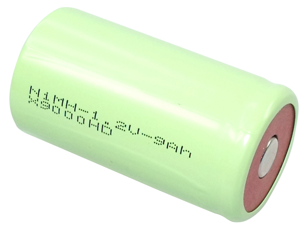 Hellgrüner zylindrischer NiMH Mono D Industrie-Akku, leicht schräg auf weißem Hintergrund. Oben flaches Ende mit silbernem Kontaktpunkt und rostbraunem Ring. Seitlich schwarze Schrift "NIMH-1" und "9Ah" (Hochstrom).