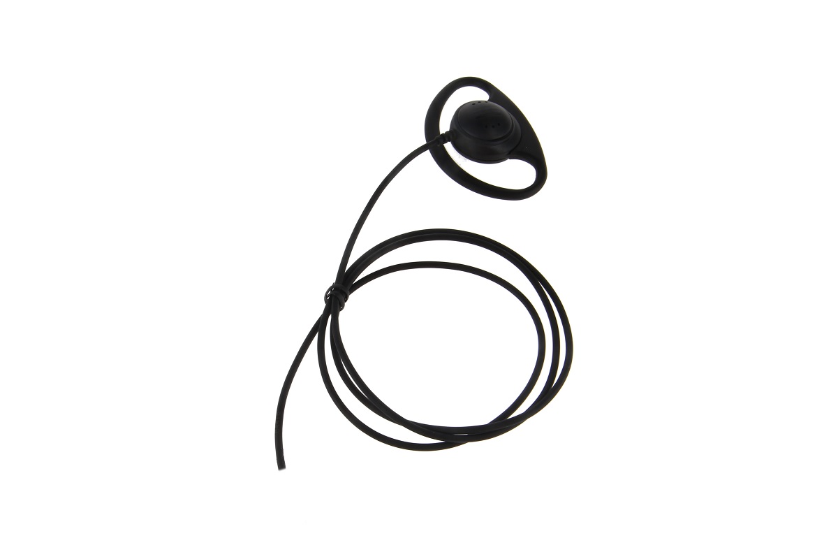Auriculares negros con diadema flexible en forma de D y cable liso en espiral. Compatibles con dispositivos de control, se ajustan higiénicamente a la oreja. El cable se pliega en la parte inferior para transporte o almacenaje.