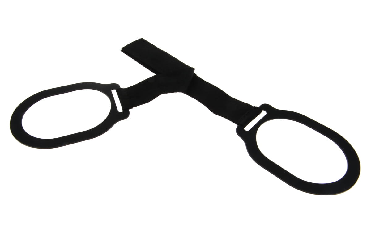 Una diadema de repuesto negra y ligeramente curvada para auriculares, compuesta en el centro por una banda textil y provista en ambos extremos de un anillo ovalado de plástico negro para su fijación. Es un accesorio para los modelos GES-H04 y GES-H05.