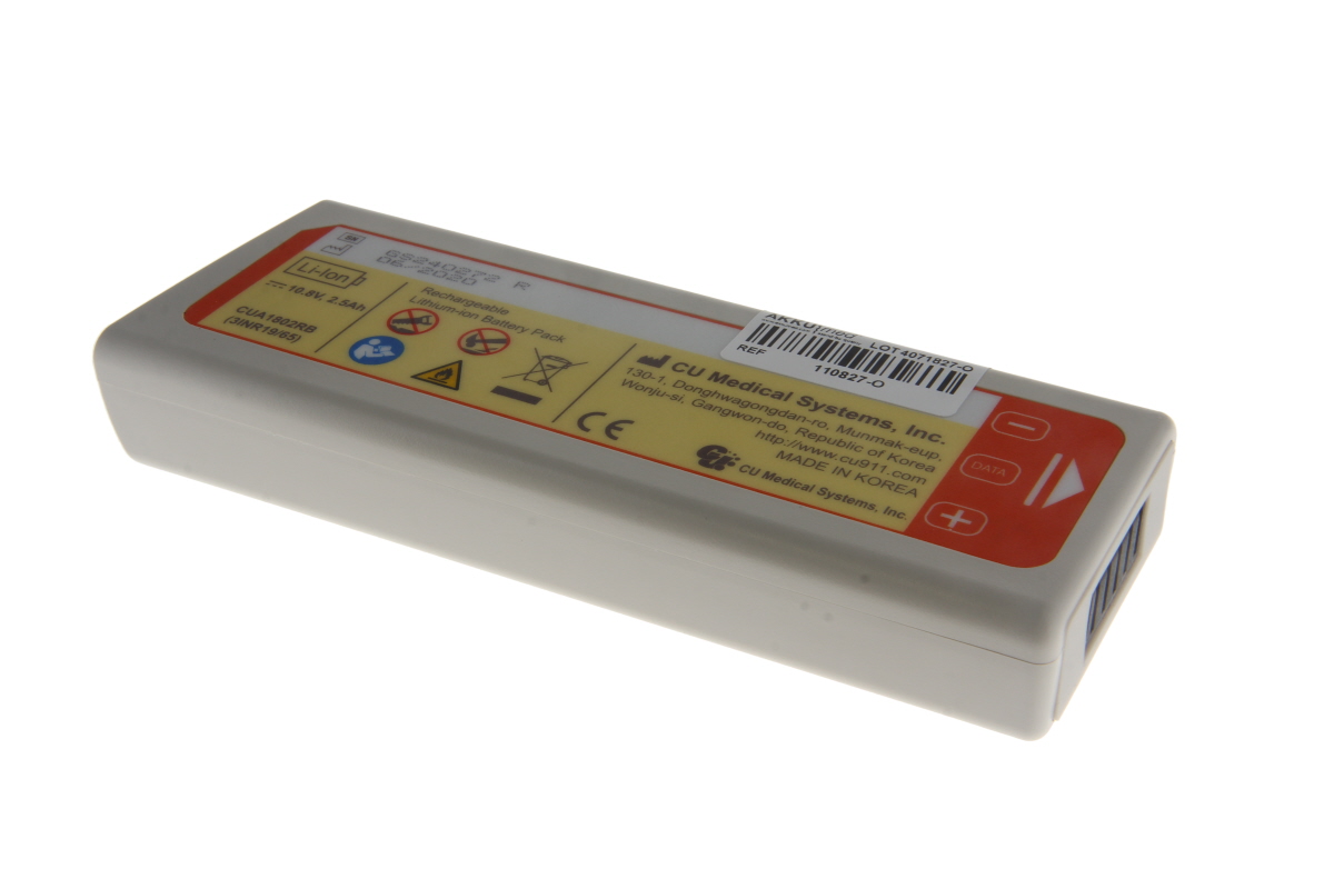Batería recargable Li-ion rectangular gris. Etiqueta: «Li-ion», «Rechargeable Lithium-ion Battery Pack», 10,8 V, 2,5 Ah, modelo CUA1802RB, «CU Medical Systems». En un extremo hay símbolos de advertencia y marcas rojas de conexión.