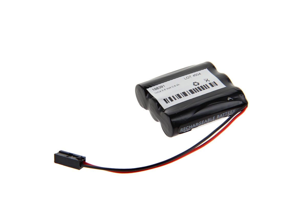 Compact black NiCd battery, 3.6 V/0.6 Ah, consisting of three cylindrical, interconnected cells. White label with product information and barcode clearly visible. Red and black cables lead to a black rectangular plug.
