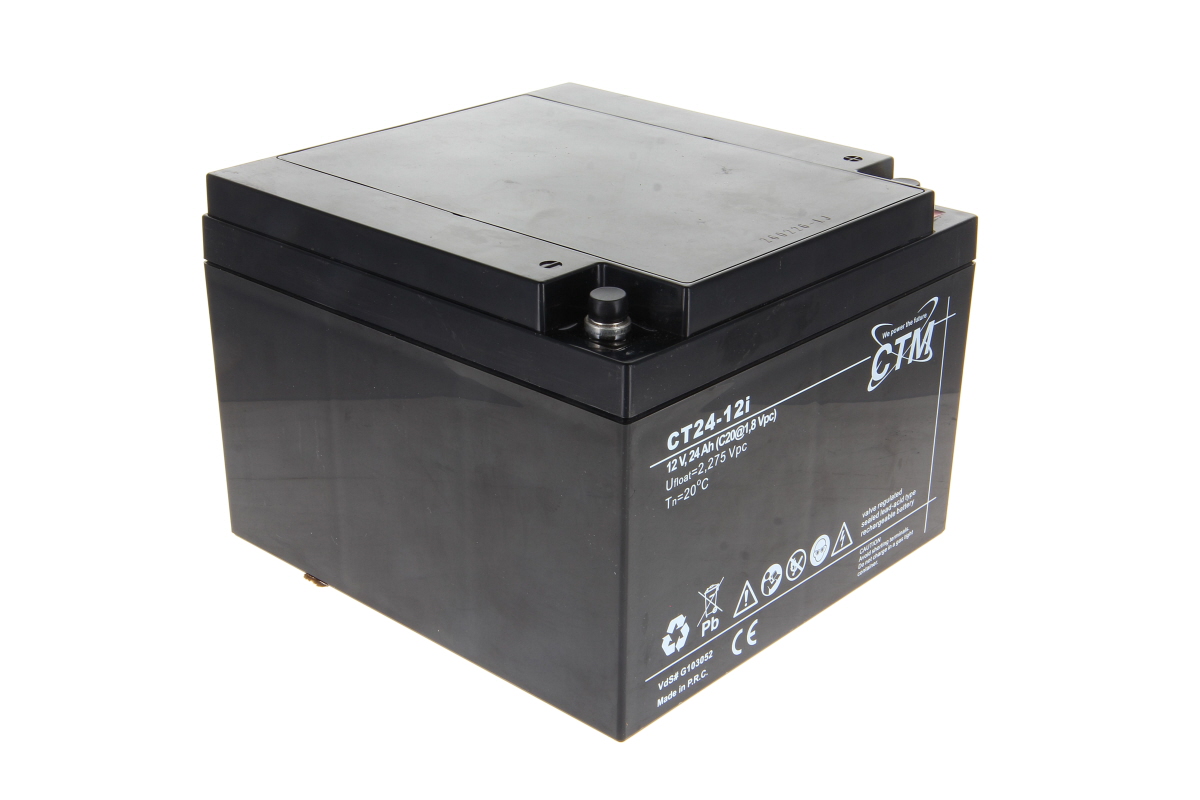 Batteria nera parallelepipeda con scritta "CTM CT24-12i" e specifiche "12 V, 24 Ah". In alto connettore rotondo. Sul lato simboli di avvertenza: piombo, riciclaggio e marchio CE.