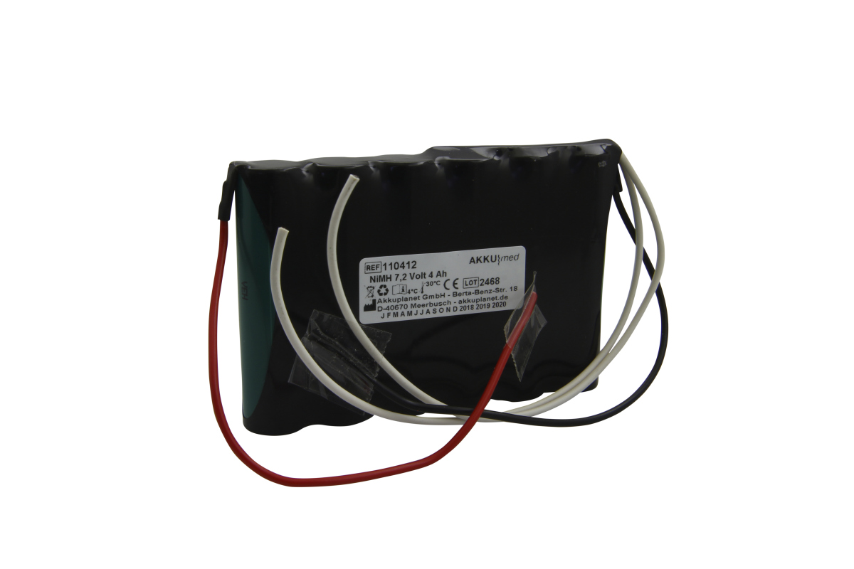 NiMH battery pack in a dark casing with red, black and white cables. White label: ‘AKKUmed ’, ‘NiMH 7.2 Volt 4 Ah’ and reference number; presumably a replacement battery for devices such as suction pumps.