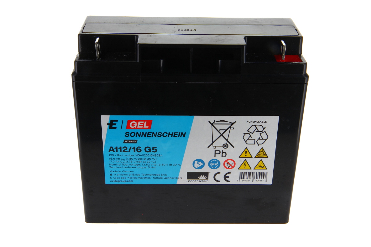 Batteria al piombo-gel Sonnenschein A112/16 G5, nera e rettangolare, con etichetta blu frontale: "GEL HYBRID", 12 V, 17,0 Ah, simboli di avvertenza/riciclo. In alto due terminali metallici, uno segnato in rosso.