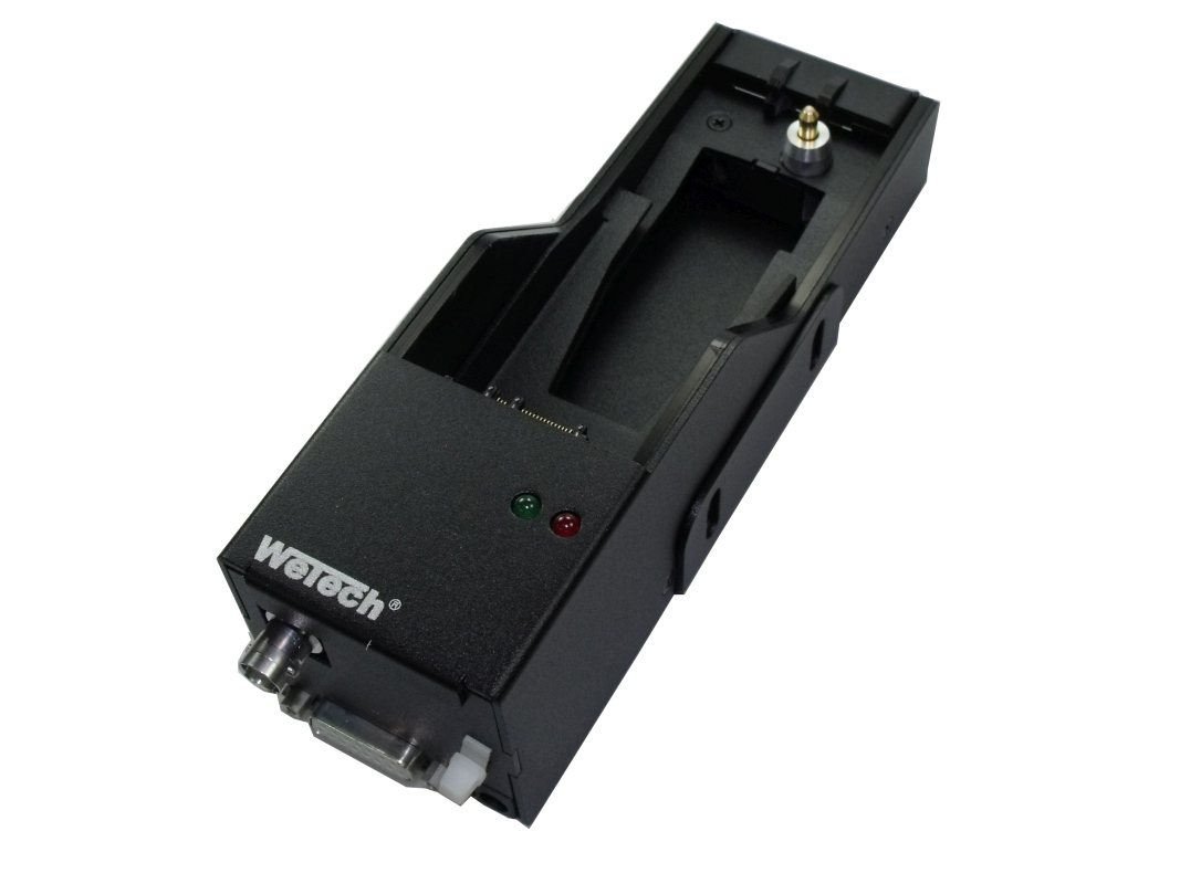 Soporte para coche negro y resistente Wetech para radios, compatible con Motorola Tetra MTP850. Soporte profundo, dos LED de estado (verde/rojo) frontales y conectores (BNC, D-Sub) laterales para conexión al vehículo.