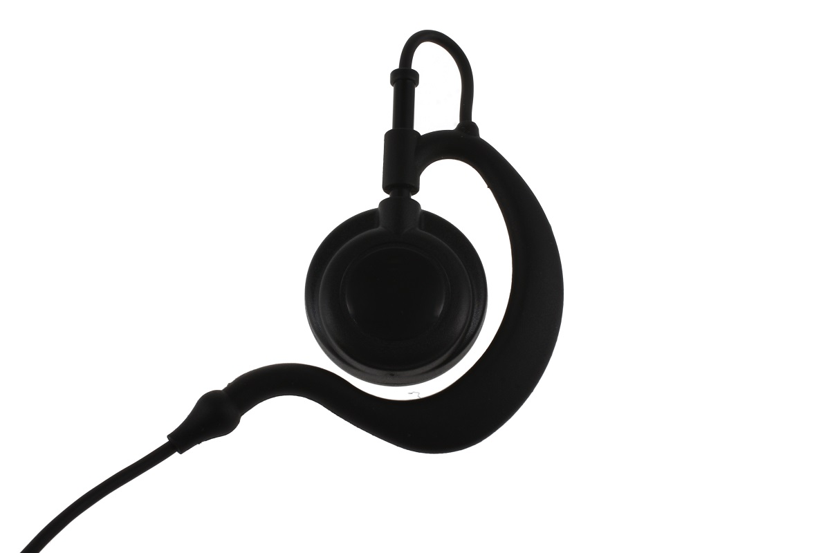 Auriculares negros GES-PF2 de CoPacks con gancho flexible que se adapta a la oreja. El altavoz redondo está en el centro y el cable sale por abajo. Compatibles con radios Motorola.