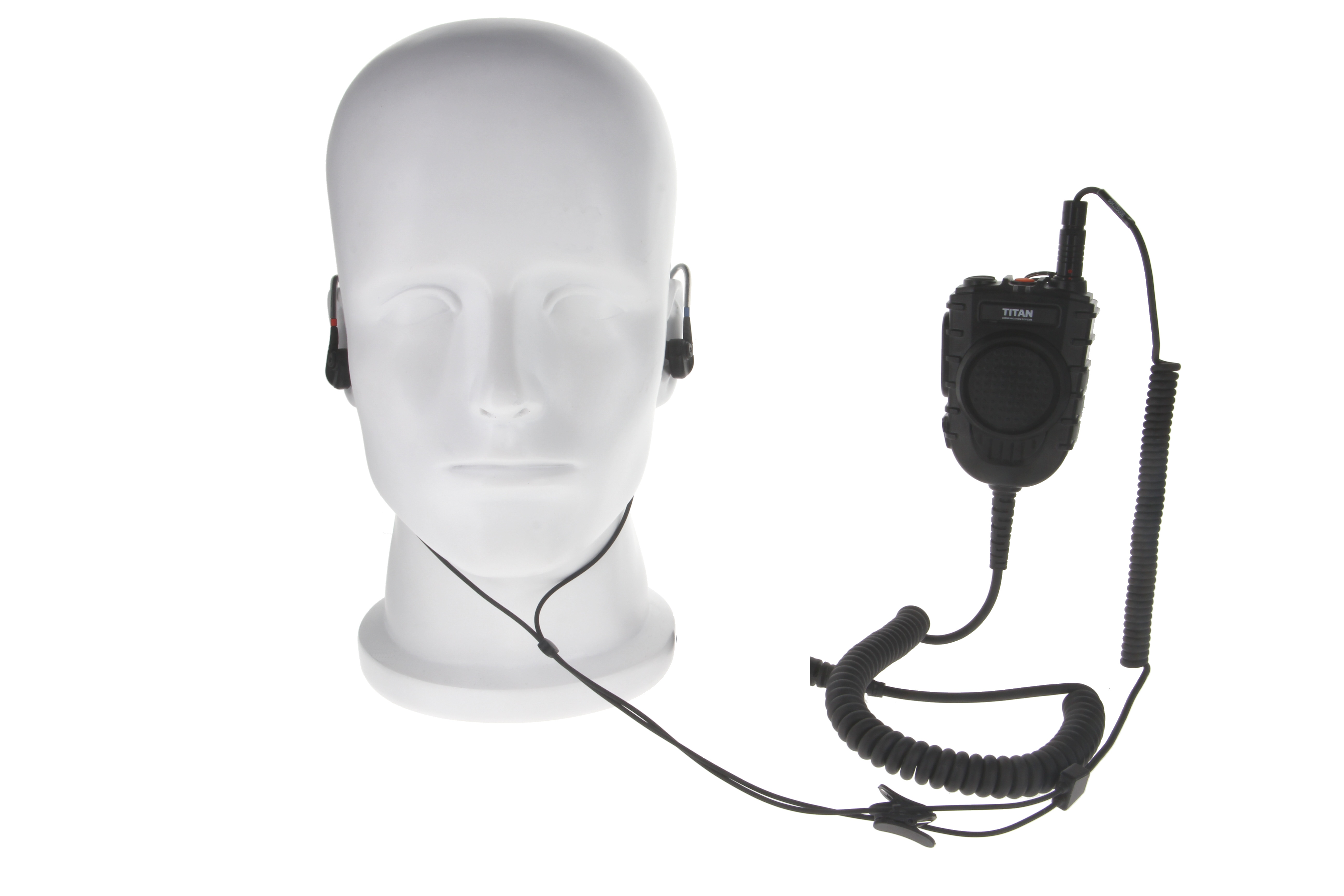 Testina da vetrina bianca con auricolari in-ear neri, collegata tramite un cavo sottile al microfono con altoparlante MM50-TAC nero TITAN. Microfono con pulsanti PTT, regolatore di volume, cavo a spirale, per Motorola GP340/GP360.
