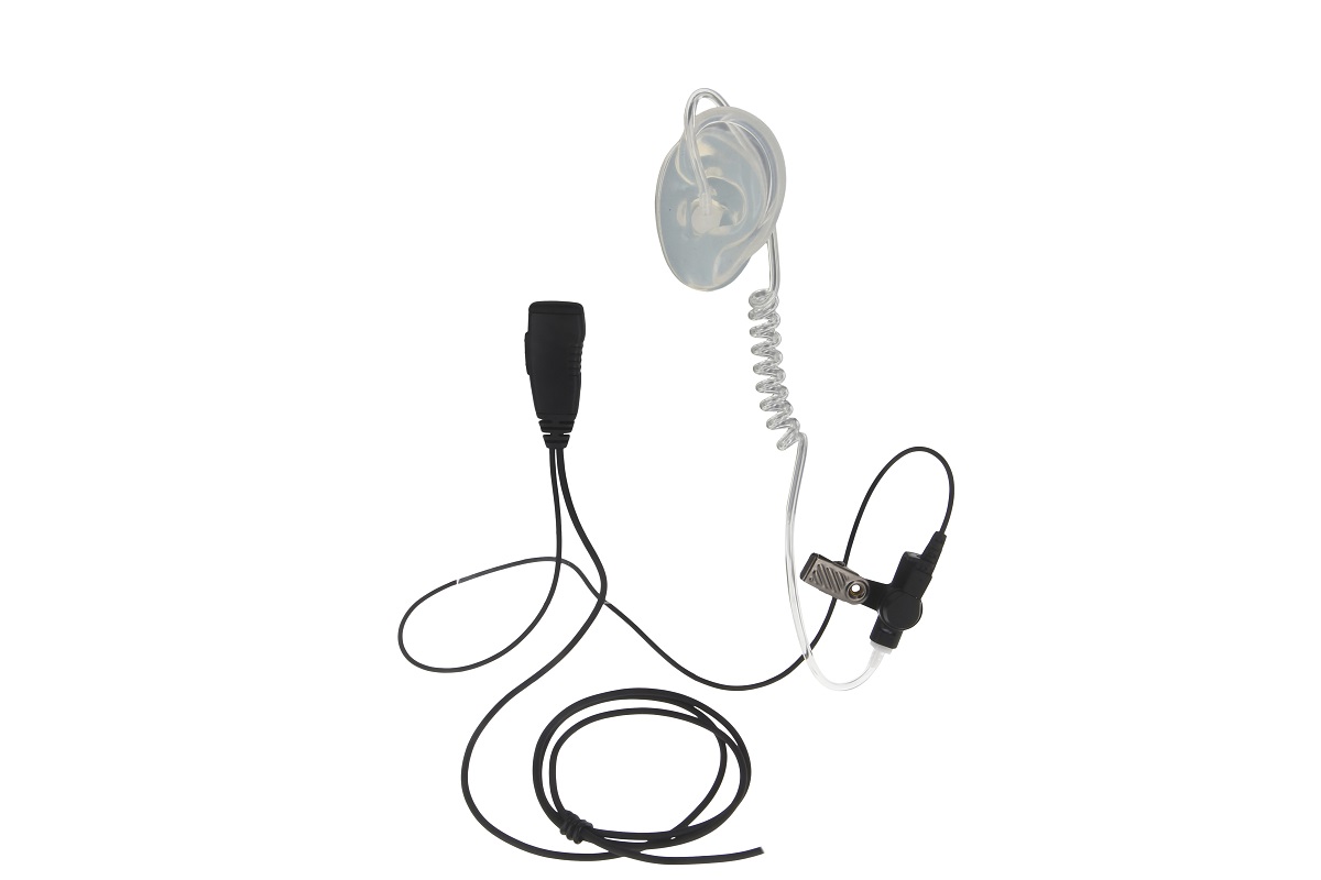 Discreto auricular de « CoPacks » GES-PB4 con tubo en espiral transparente y almohadillas suaves. Botón PTT negro con micrófono y clip conectado mediante cable. Para los modelos STP8000/STP9000 de « Sepura », ideal para llevar de forma oculta.