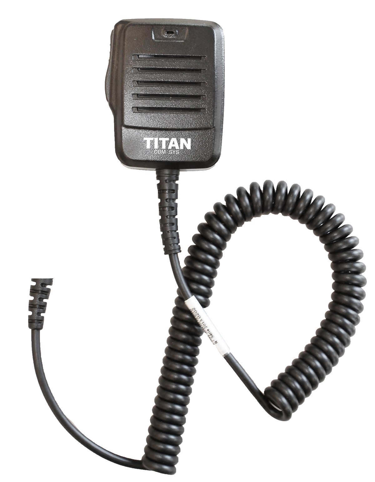 Microfono portatile rettangolare nero per apparecchi radio con griglia per l'altoparlante e pulsante Push-to-Talk laterale. Logo "TITAN COM SYS" sotto la griglia. Cavo a spirale, seguito da cavo diritto con connettore.