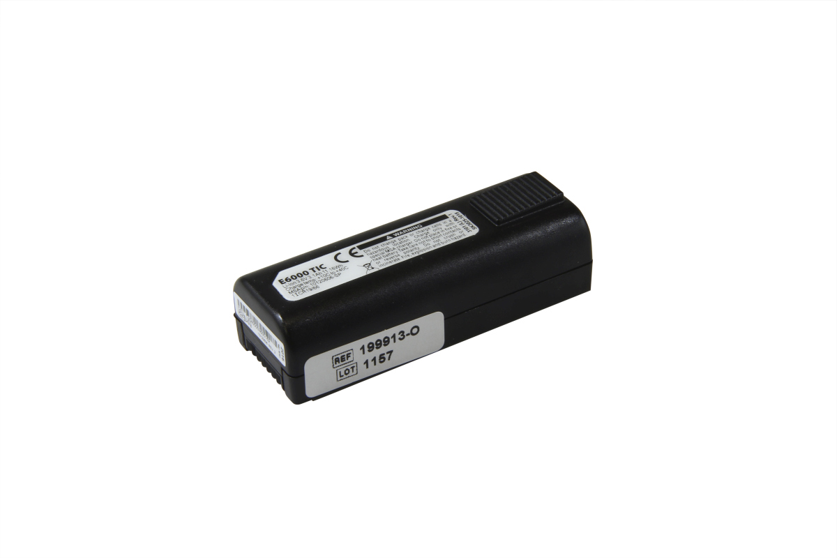 Black, rectangular lithium-ion battery for the MSA-Auer Evolution 6000 thermal imaging camera. Markings: E6000 TIC, CE, Ref. No. 199913-O, Batch 1157. Ribbed end cap, technical specifications on a silver label.