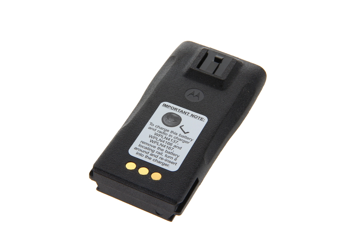 Batteria agli ioni di litio nera Motorola, modello PMNN4253AR, per ricetrasmettitori CP040 e DP1400. Presenta tre punti di contatto dorati, avvertenza bianca con istruzioni di ricarica e due loghi Motorola in rilievo.