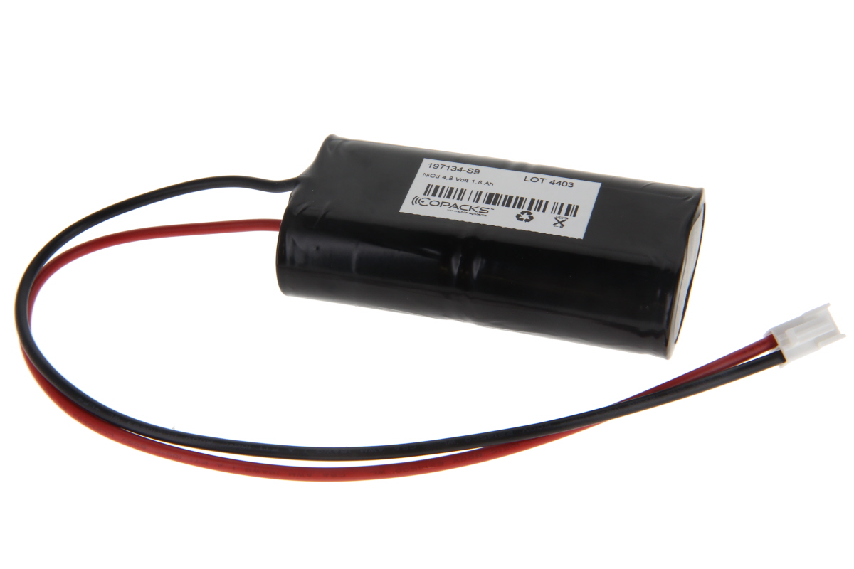 Schwarzer, zylindrischer CoPacks NC Akkupack für Not- und Sicherheitsbeleuchtung. Doppel-Säule, geschrumpft, weißes Etikett mit "NiCd 4.8 Volt 1.8 Ah" und COPACKS-Logo. 25 cm rotes/schwarzes Kabel zu JST VHR-2.